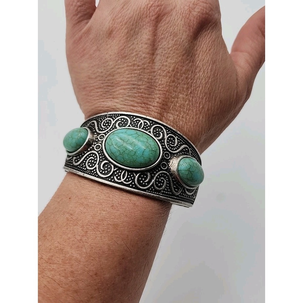 Vintage Style Ornate Silver Tone Faux Turquoise Cabochon Hinged Bracelet Western